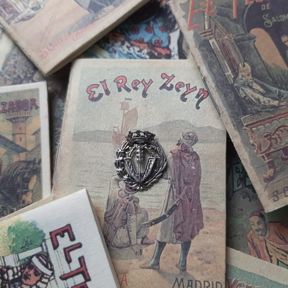 Insignia Ciencias Políticas Plata de Ley 925 Alylosilver con Estuche - Imagen 3